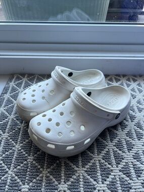 CROCS Women’s Classic Platform Size 8